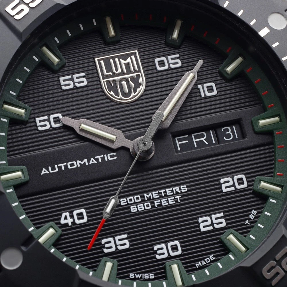Luminox Sea XS.3877 Master Carbon Automatic Watch 7 Luminox Sea XS.3877 Master Carbon Automatic Watch - Image 5