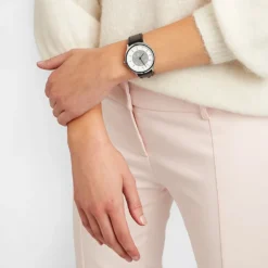 Mondaine Helvetica MH1.R2S10.LB Helvetica Smart Watch -Outlet Glis Chrono Store mondaine helvetica smart mh1 r2s10 lb 12250020